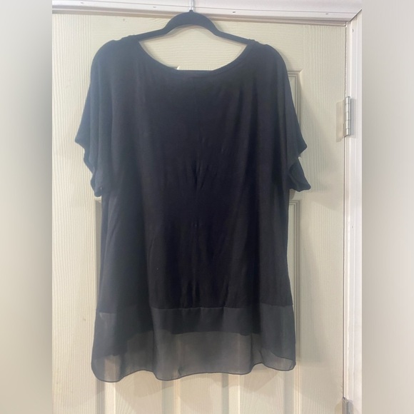 B.L.E.U. Cap Sleeve Hi Low Embroidered Embellished Black White Top Plus Size 1X - Picture 3 of 7